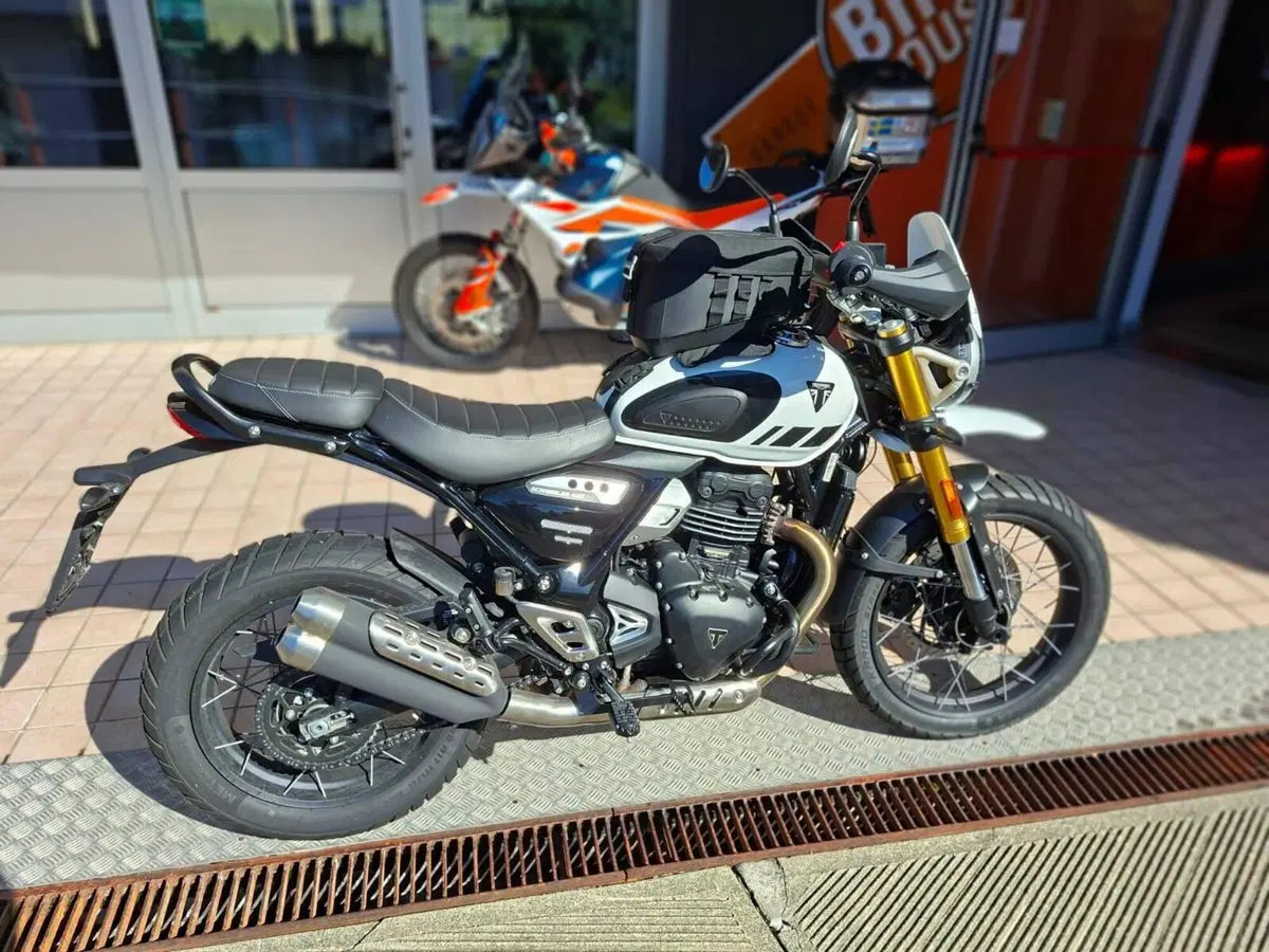 Triumph Scrambler 400 XC (2025 - 26) (2)