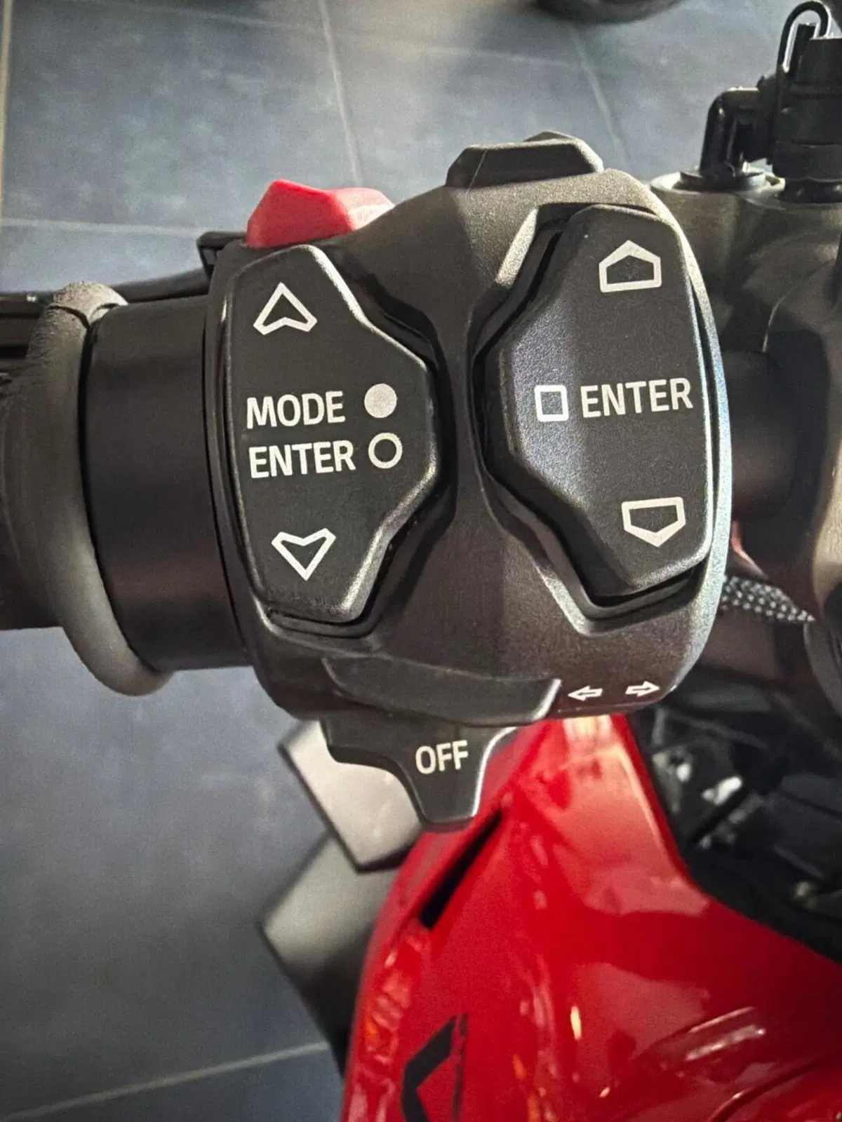 Ducati Streetfighter V4 (2023 - 24) (10)