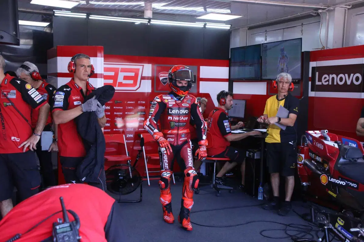 MotoGP, resoconto del venerdì, Martin: 'Marc ha un passo migliore di me', e Marquez: 'Pista Aprilia', chi ha ragione? Intanto il favorito è un altro (non Bez) (7)
