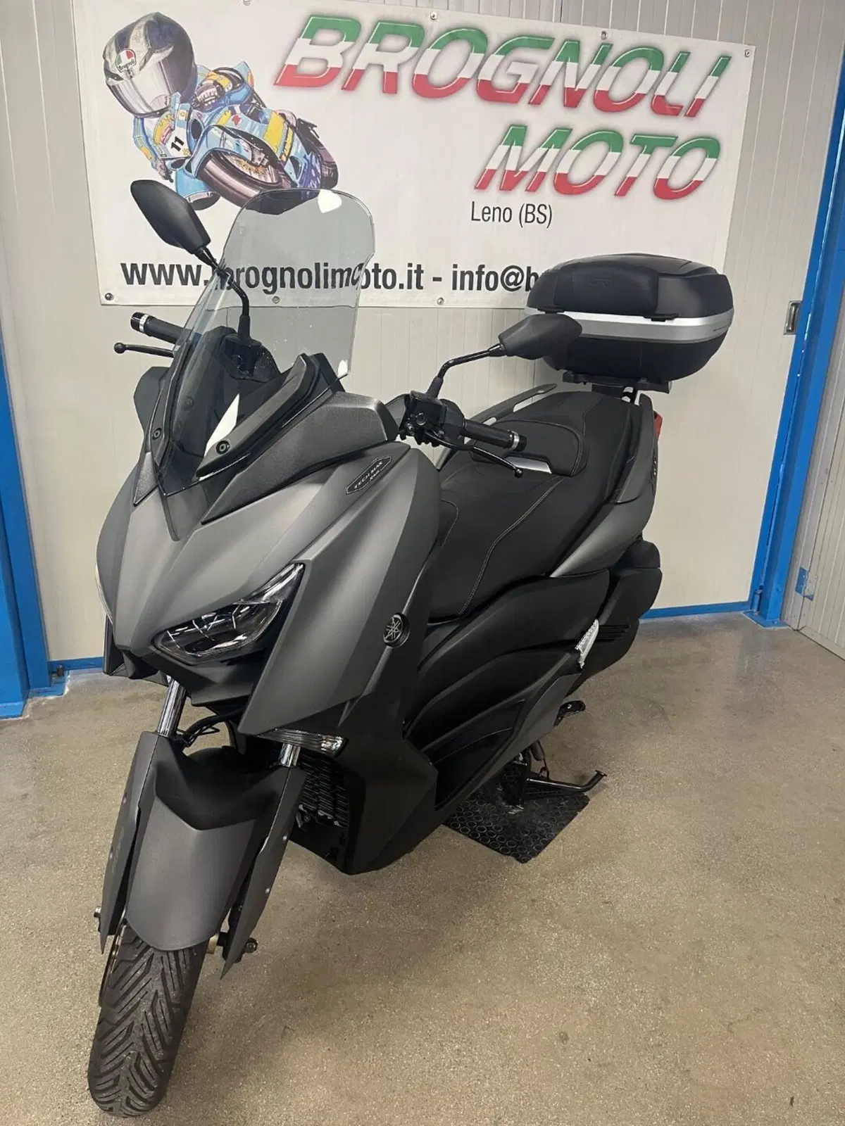 Yamaha X-Max 300 Tech Max (2021 - 24) (2)