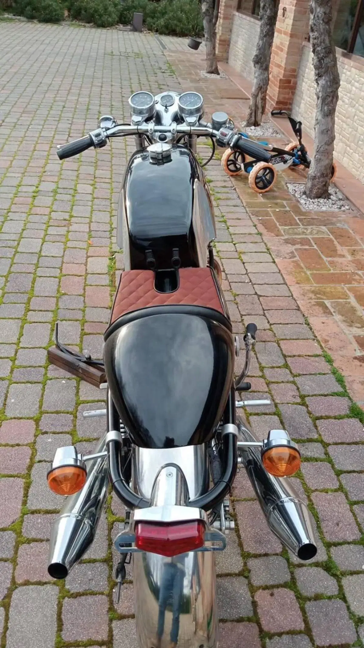 Norton 850 COMMANDO (2)