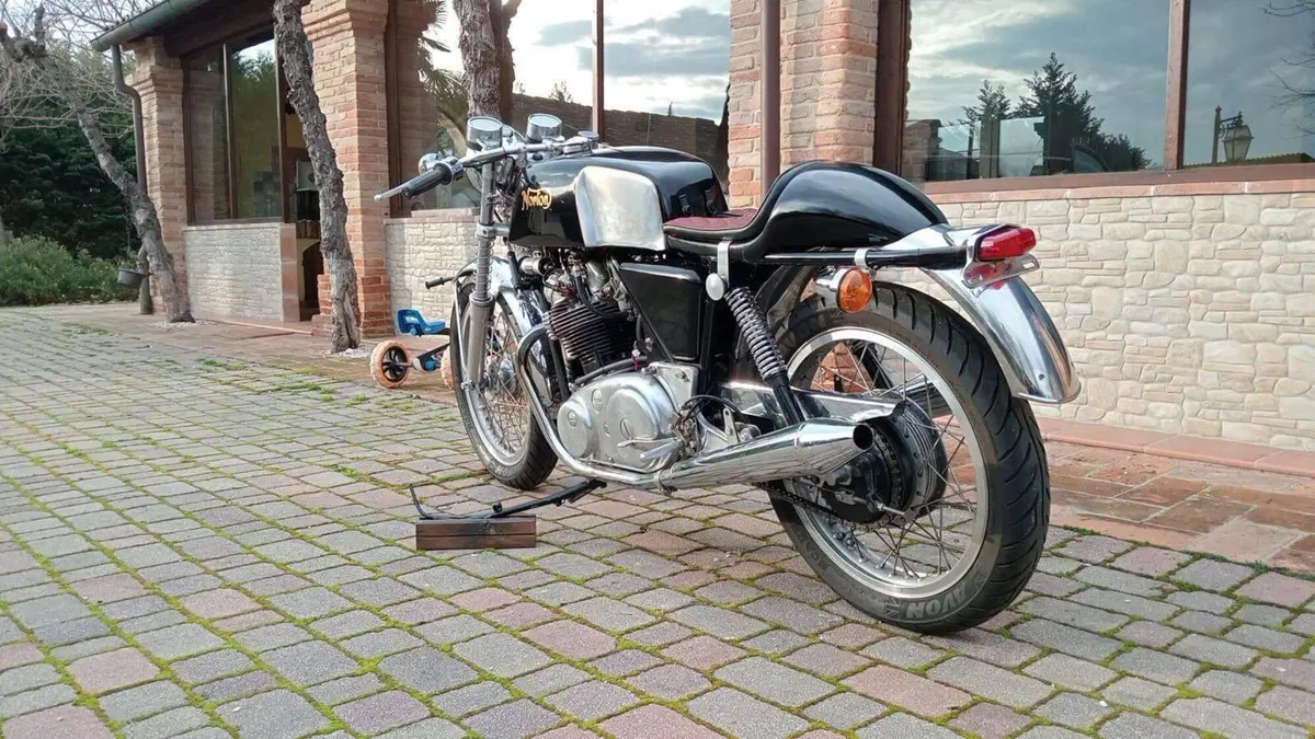 Norton 850 COMMANDO (7)