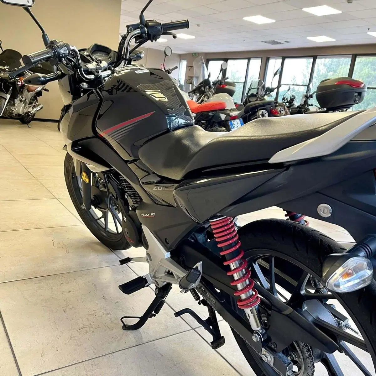 Honda CB 125 F (2017 - 20) (8)