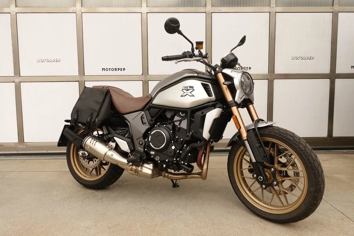 CFMOTO 700CL-X Heritage (2021 - 26)