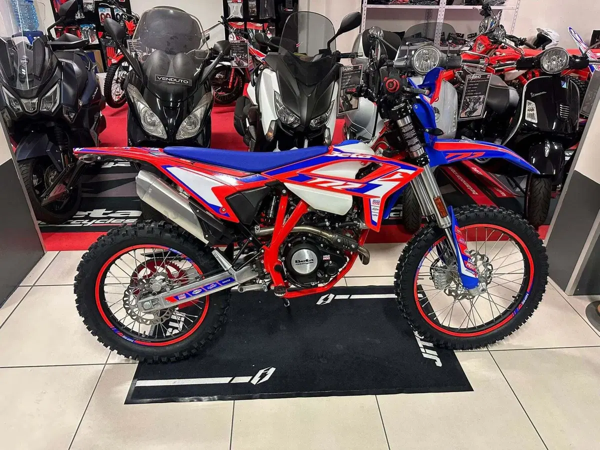 Betamotor RR 125 4T Enduro R (2024 - 26) (2)
