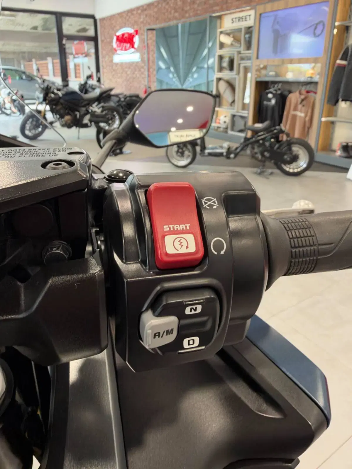 Honda Forza 750 DCT Travel (2021 - 24) (11)