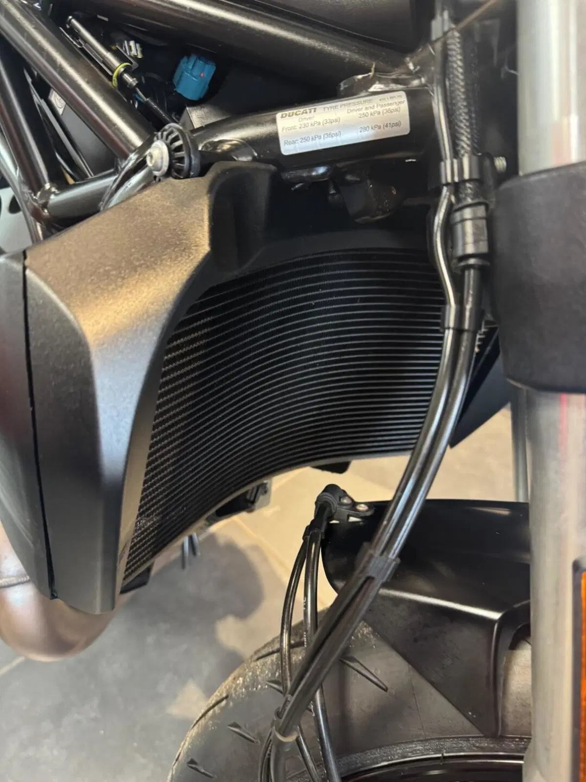 Ducati Monster 821 Stealth (2019 - 20) (15)