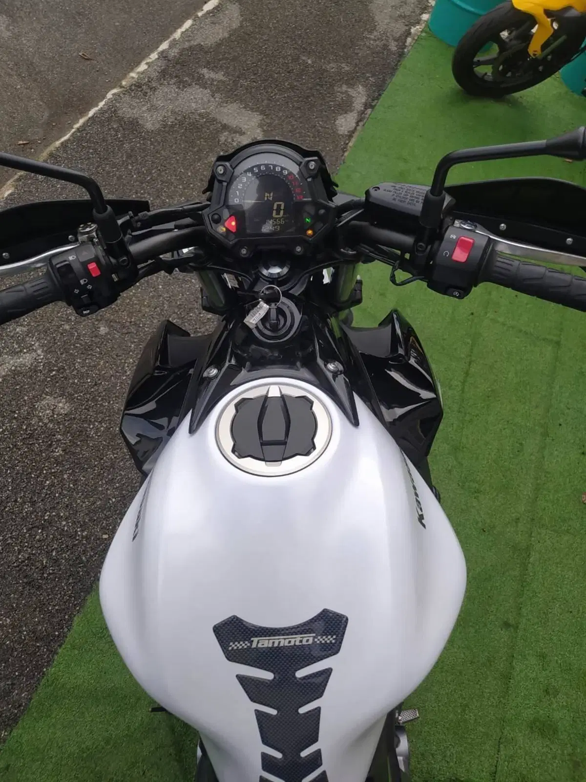 Kawasaki Z 650 (2017 - 19) (8)
