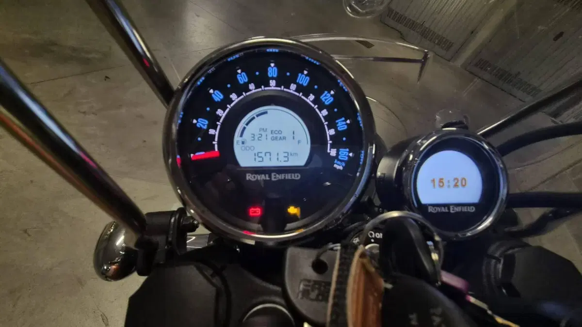 Royal Enfield Meteor 350 Aurora (2024 - 26) (2)