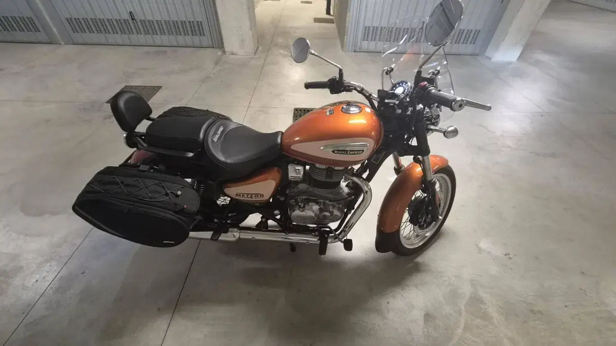 Royal Enfield Meteor 350 Aurora (2024 - 26) (5)