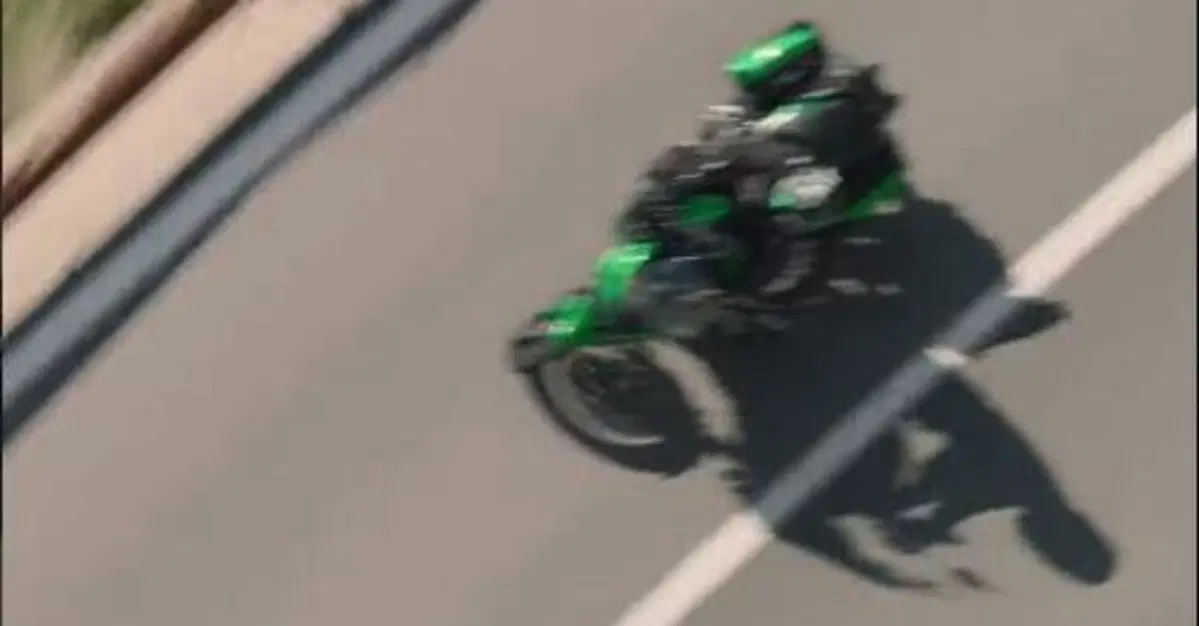 Nuovo teaser social di Kawasaki: la Versys 900 è in arrivo il 13 ottobre?