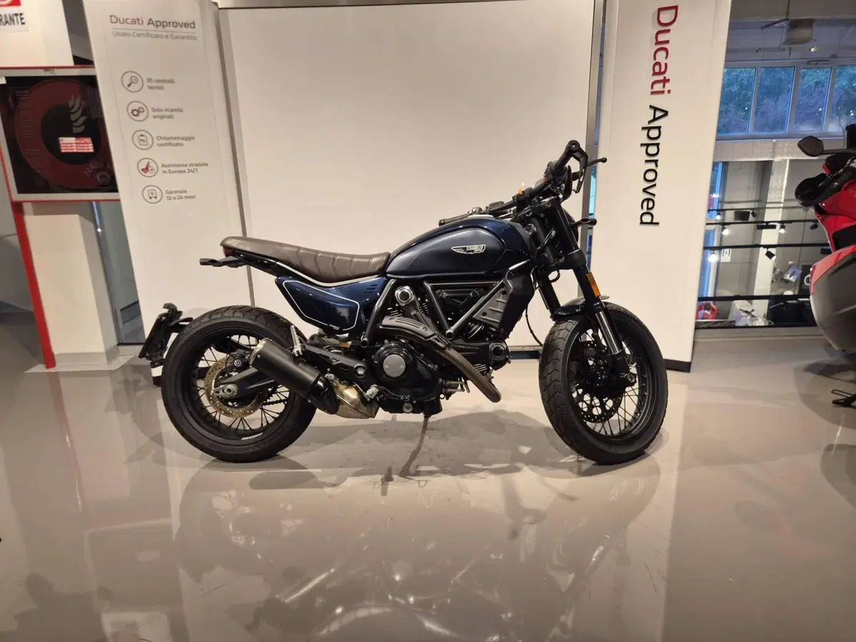 Ducati Scrambler 800 Nightshift (2025 - 26)