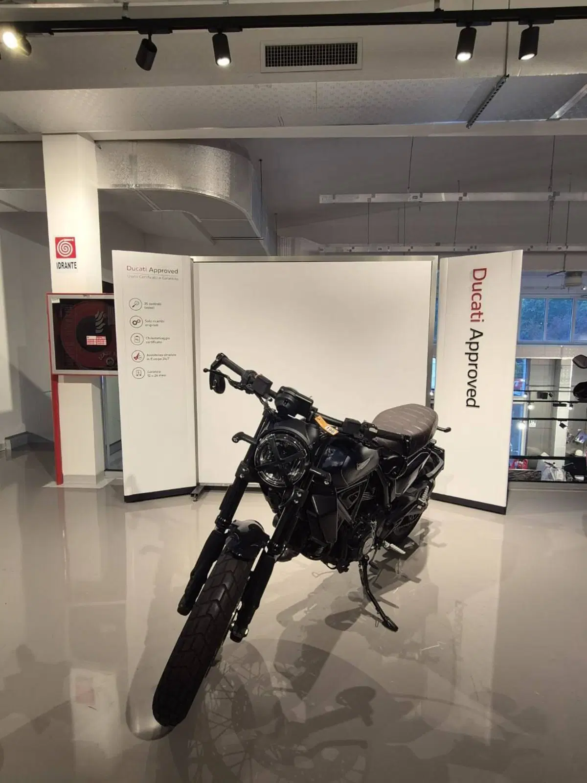 Ducati Scrambler 800 Nightshift (2025 - 26) (2)
