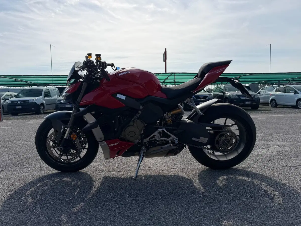 Ducati Streetfighter V4 1100 (2021 - 22) (2)
