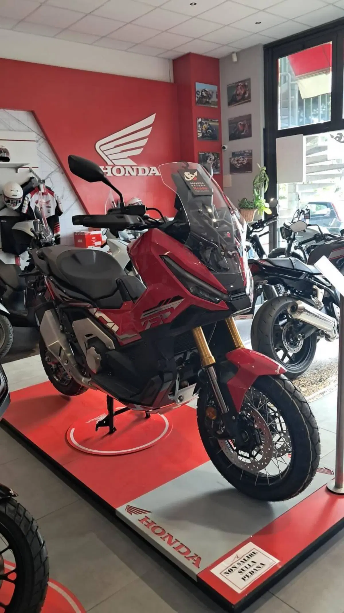 Honda X-ADV 750 Special Edition (2026 - 27) (2)