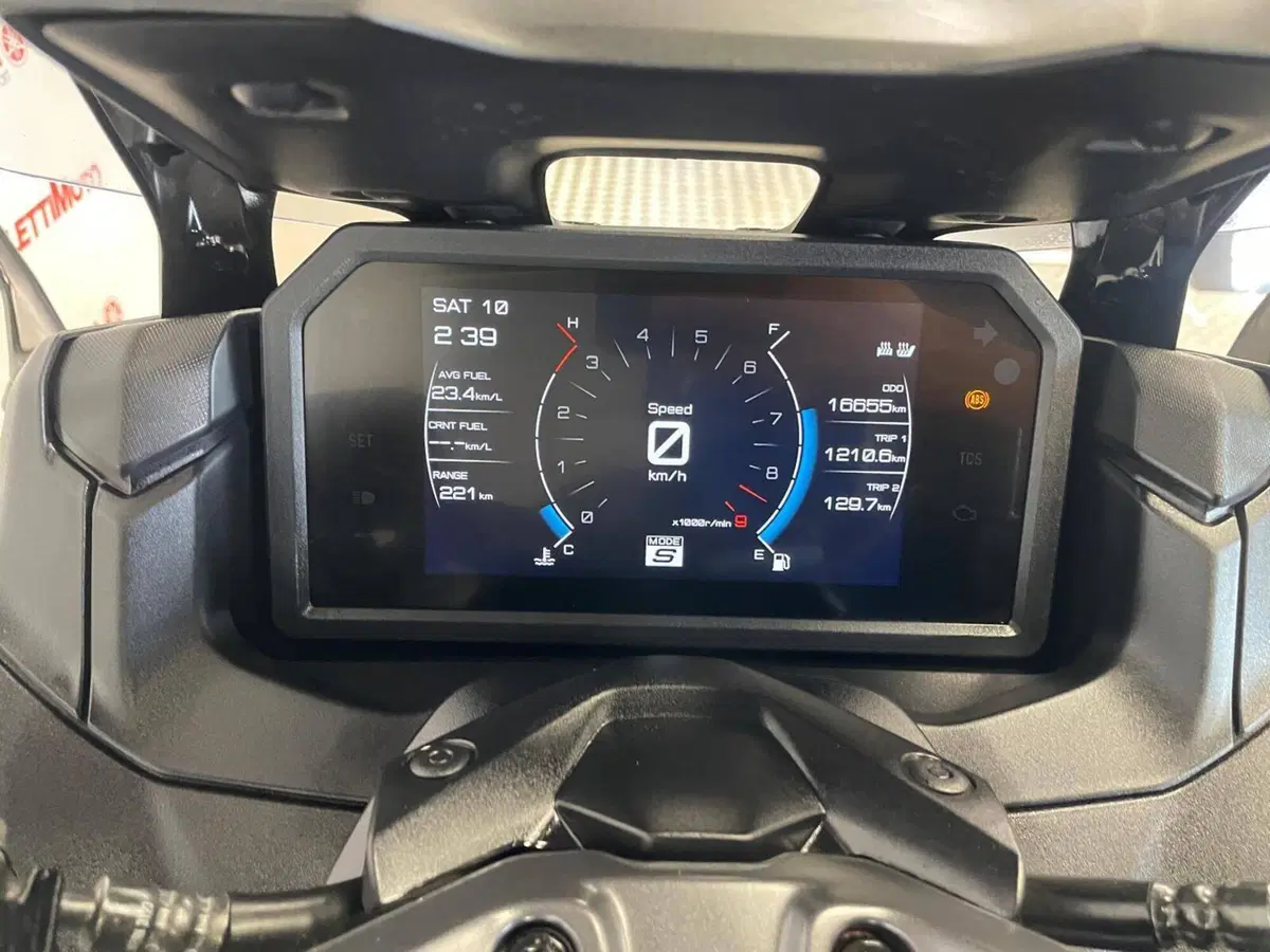 Yamaha T-Max 560 Tech Max (2022 - 24) (4)