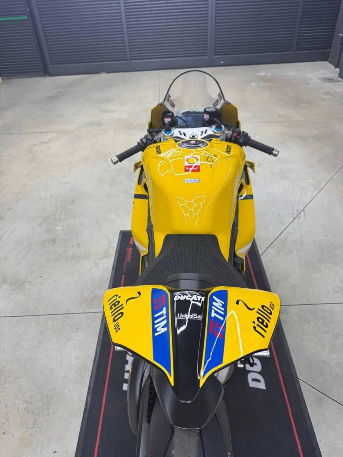Ducati Panigale V4 Bagnaia 2023 World Champion Replica (2024) (2)