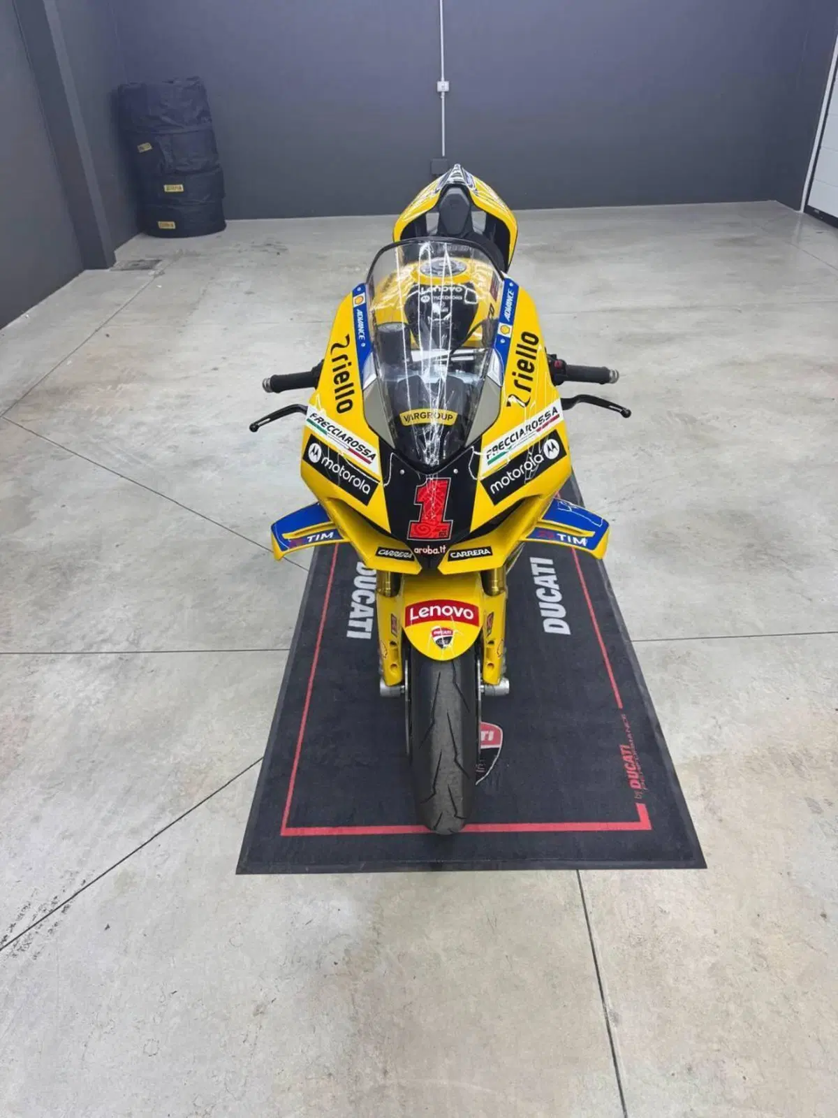 Ducati Panigale V4 Bagnaia 2023 World Champion Replica (2024) (3)