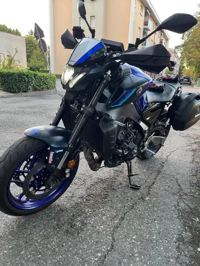 Yamaha MT-09 (2021 - 23) usata