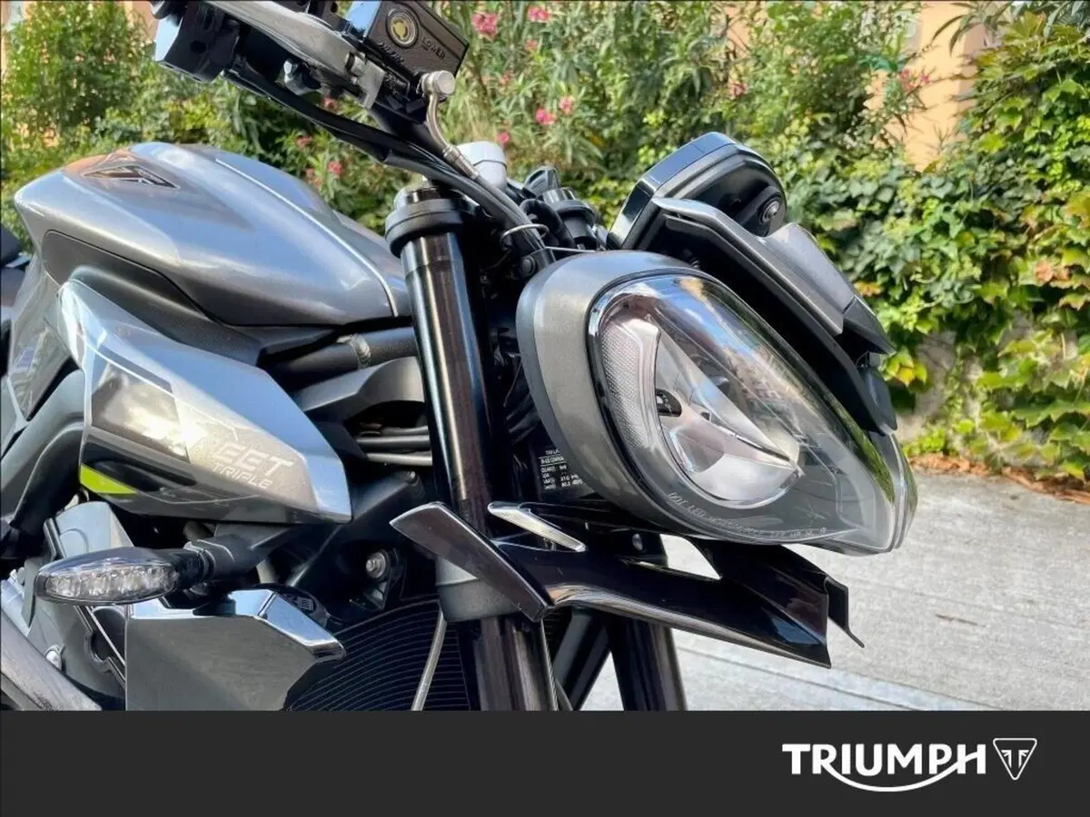 Triumph Street Triple 765 R (2023 - 26) (9)