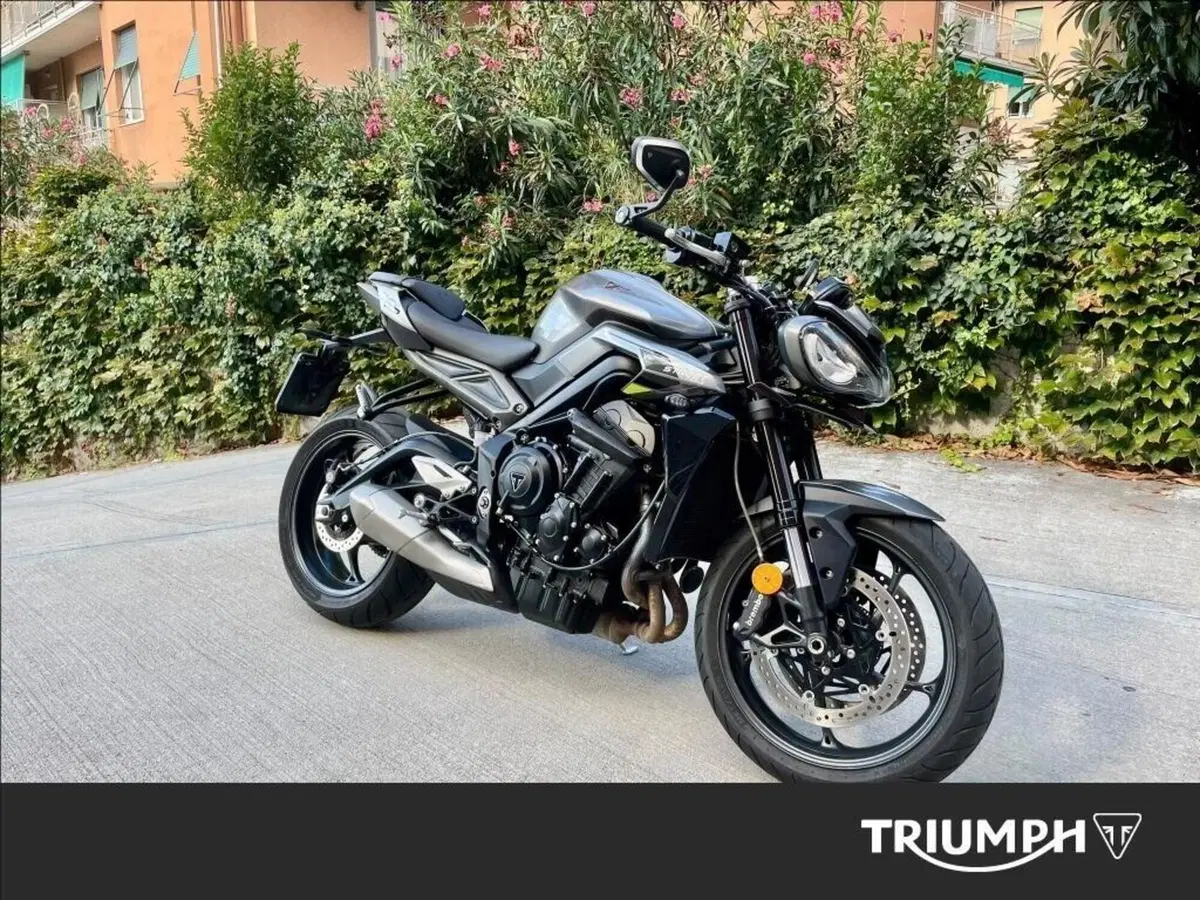 Triumph Street Triple 765 R (2023 - 26)