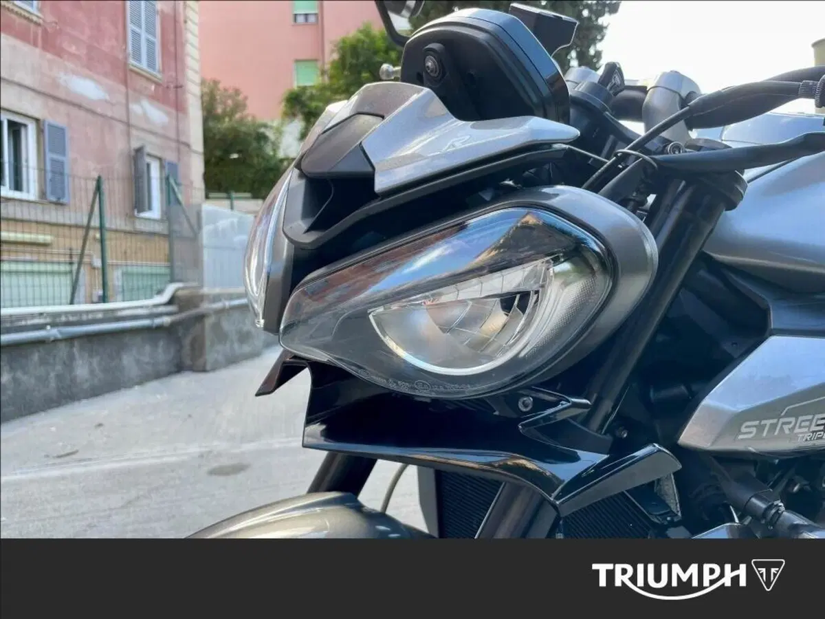 Triumph Street Triple 765 R (2023 - 26) (8)