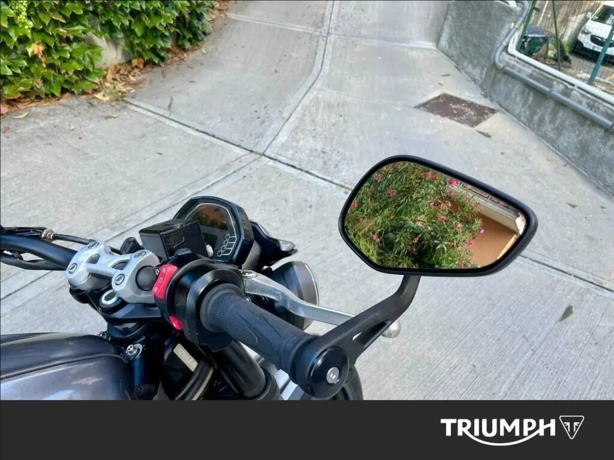 Triumph Street Triple 765 R (2023 - 26) (10)