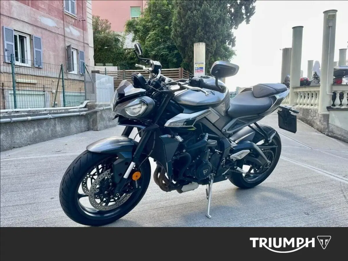Triumph Street Triple 765 R (2023 - 26) (4)