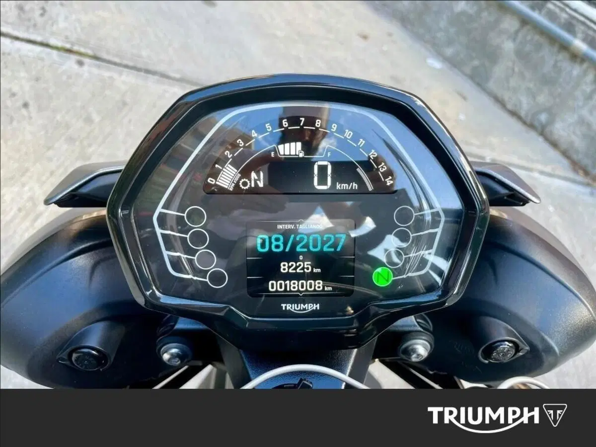 Triumph Street Triple 765 R (2023 - 26) (11)