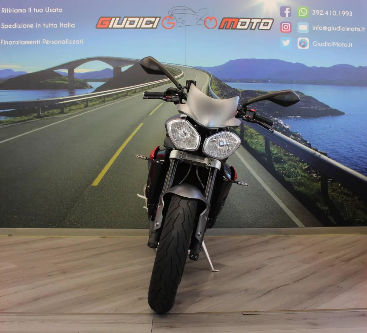 Triumph Street Triple R (2013 - 14) (2)