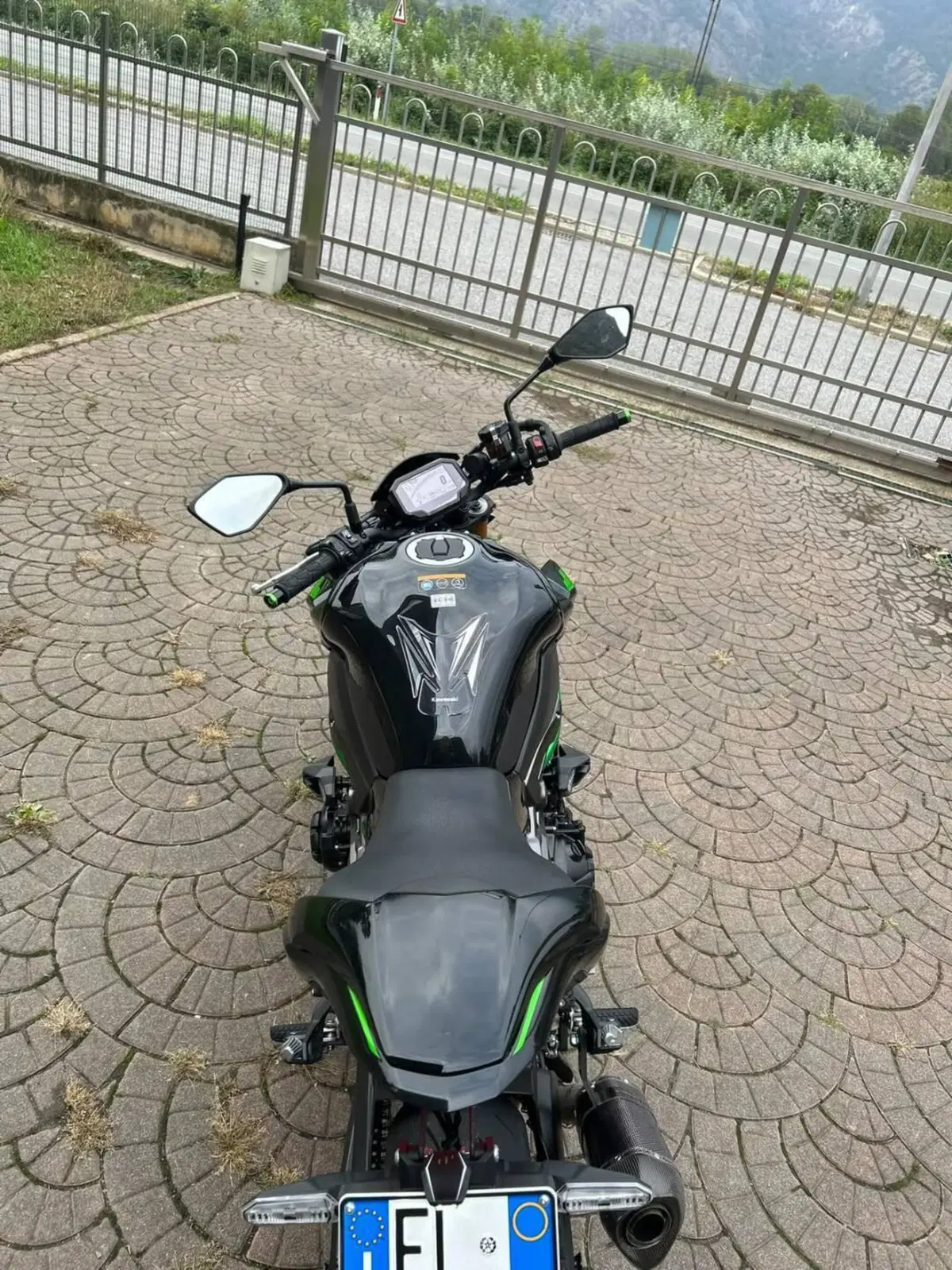 Kawasaki Z 900 SE (2022 - 24) (6)