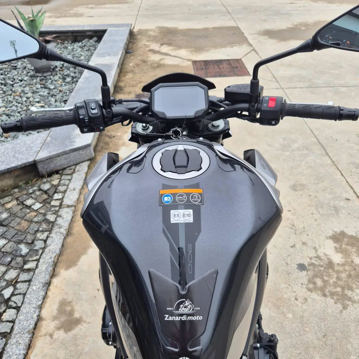 Kawasaki Z 900 (2021 - 24) (8)