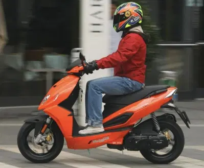 Limiti di velocità dei ciclomotori: la Germania spinge per alzarli