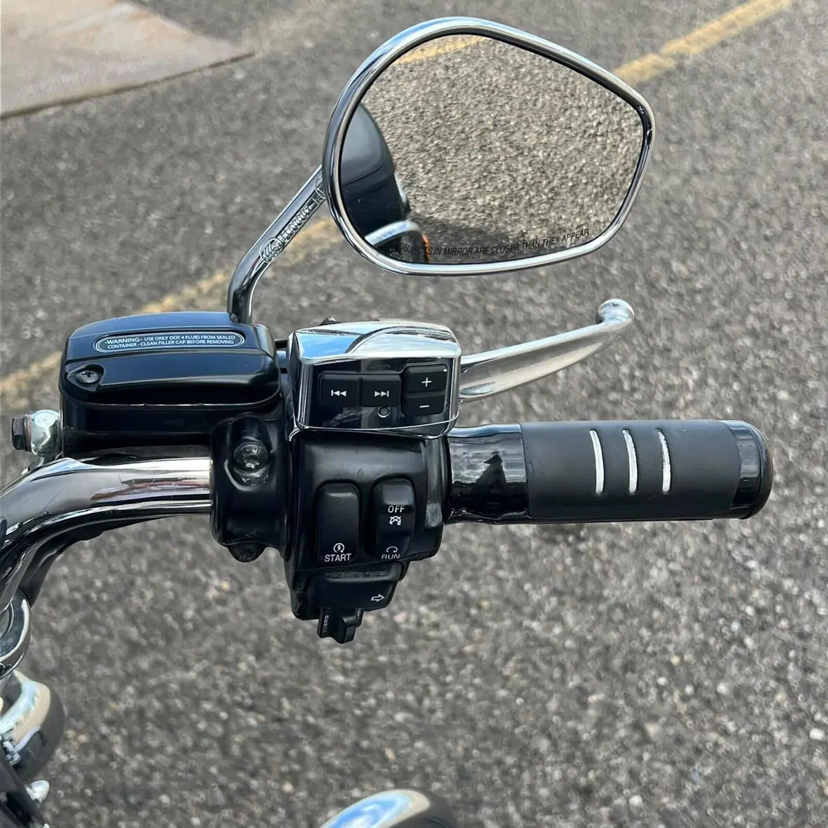Harley-Davidson 1584 Road King Classic (2007 - 10) - FLHRC (9)
