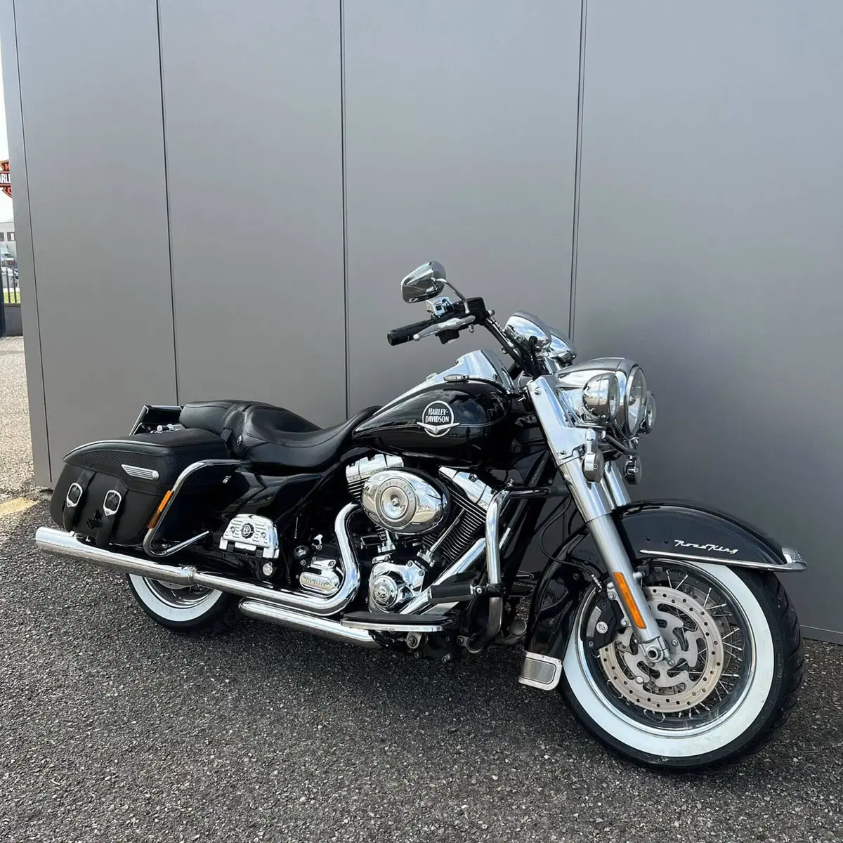 Harley-Davidson 1584 Road King Classic (2007 - 10) - FLHRC (4)