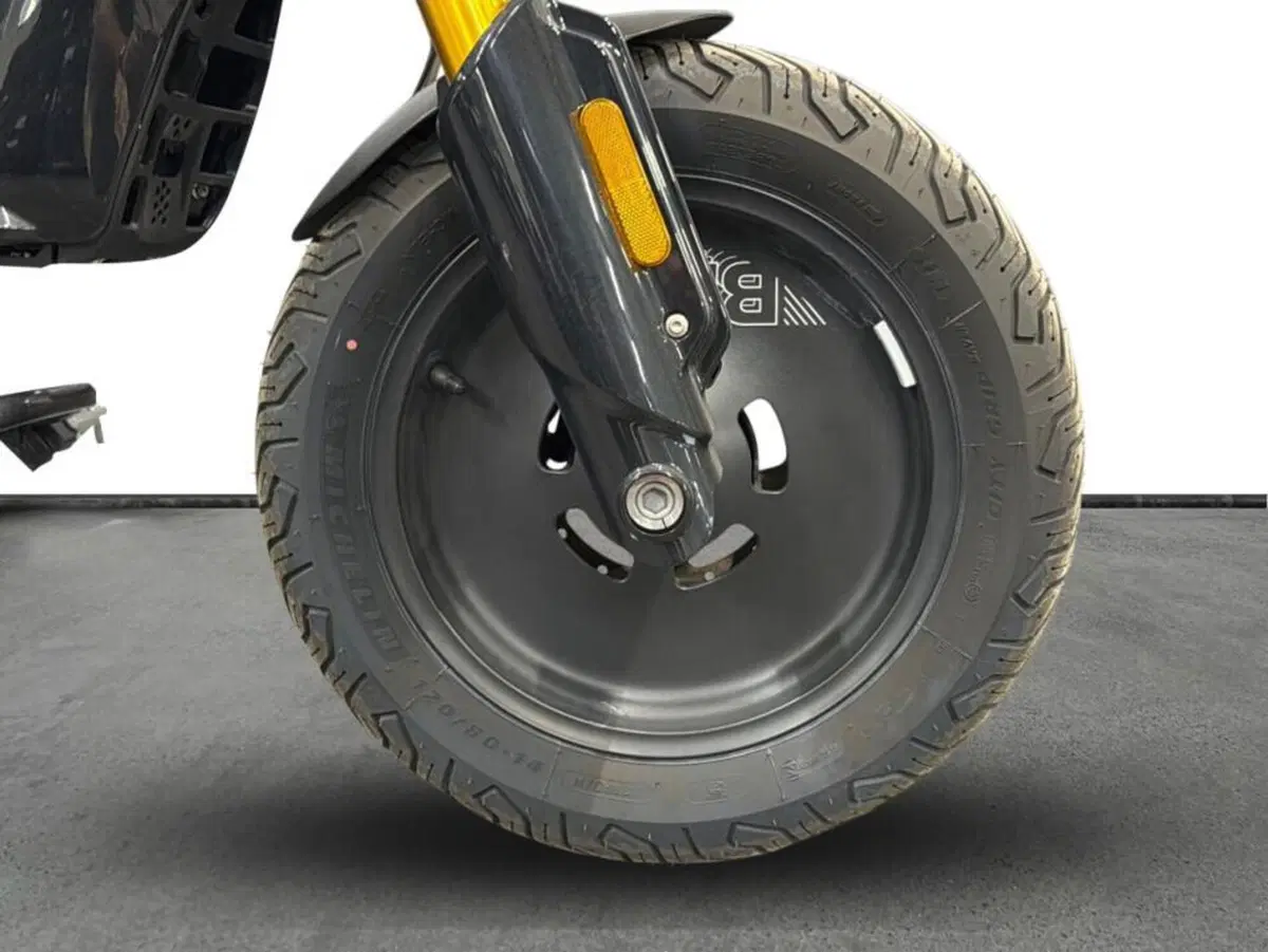 Bmw CE 02 (2024 - 26) (4)
