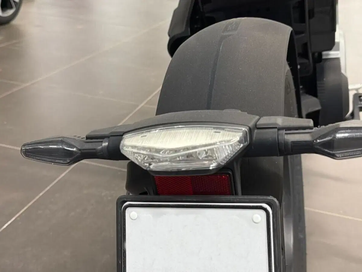 Bmw CE 02 (2024 - 26) (12)