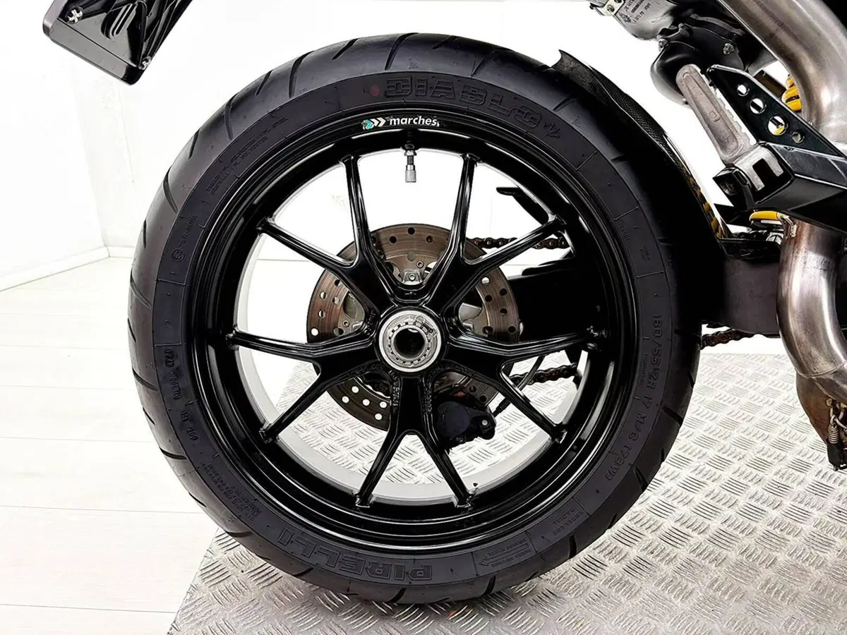 Ducati Hypermotard 796 (2012) (5)