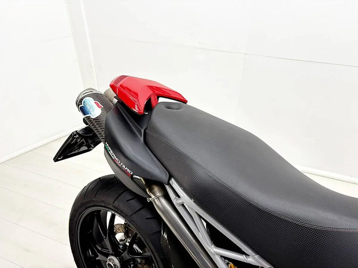 Ducati Hypermotard 796 (2012) (17)