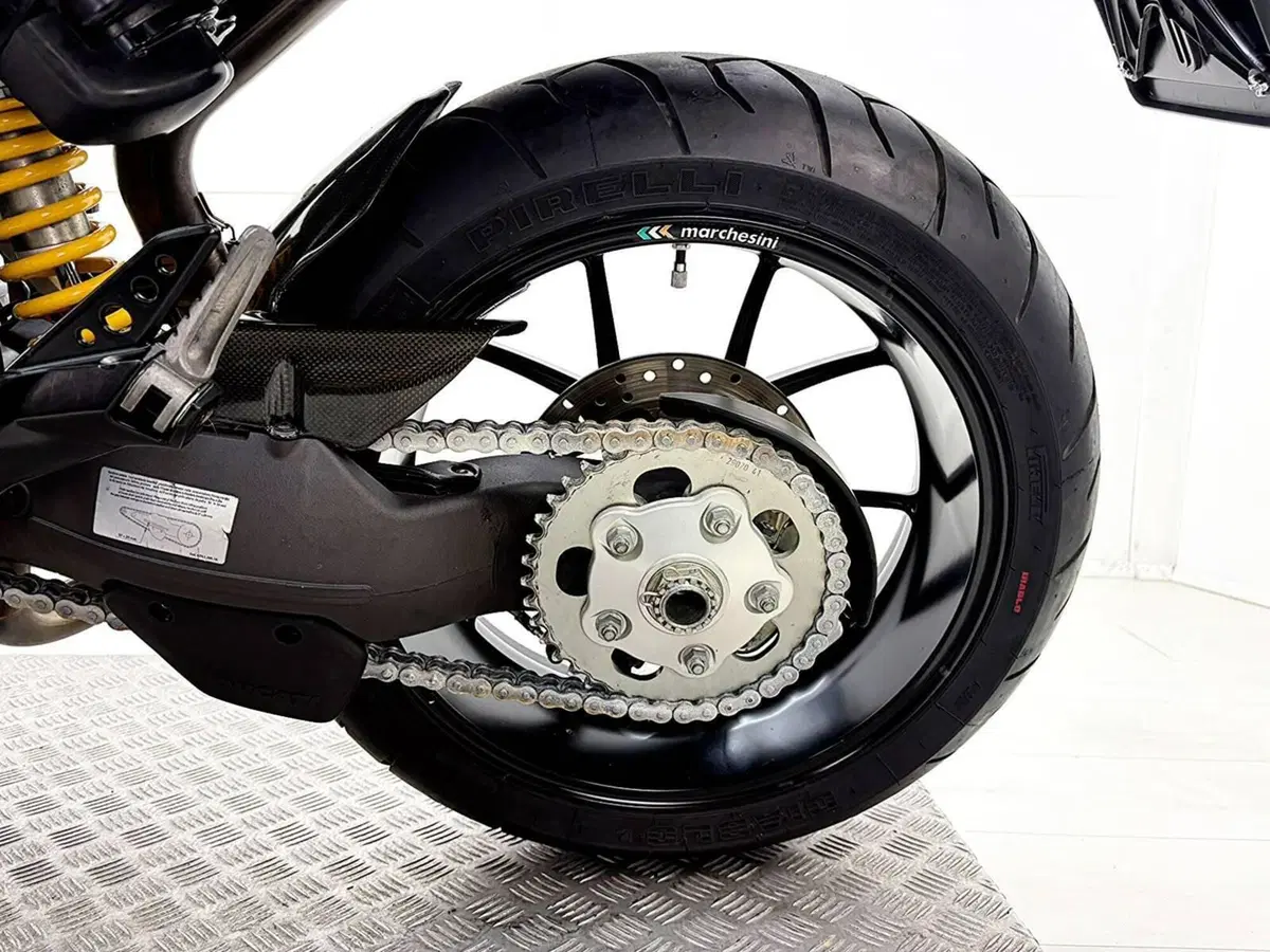 Ducati Hypermotard 796 (2012) (16)