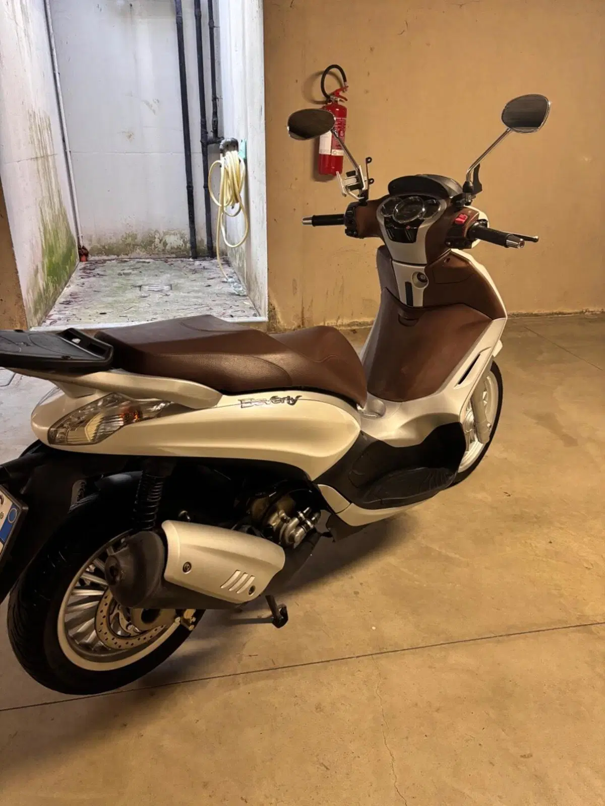 Piaggio Beverly 300 i.e. ABS-ASR (2016 - 20) (3)