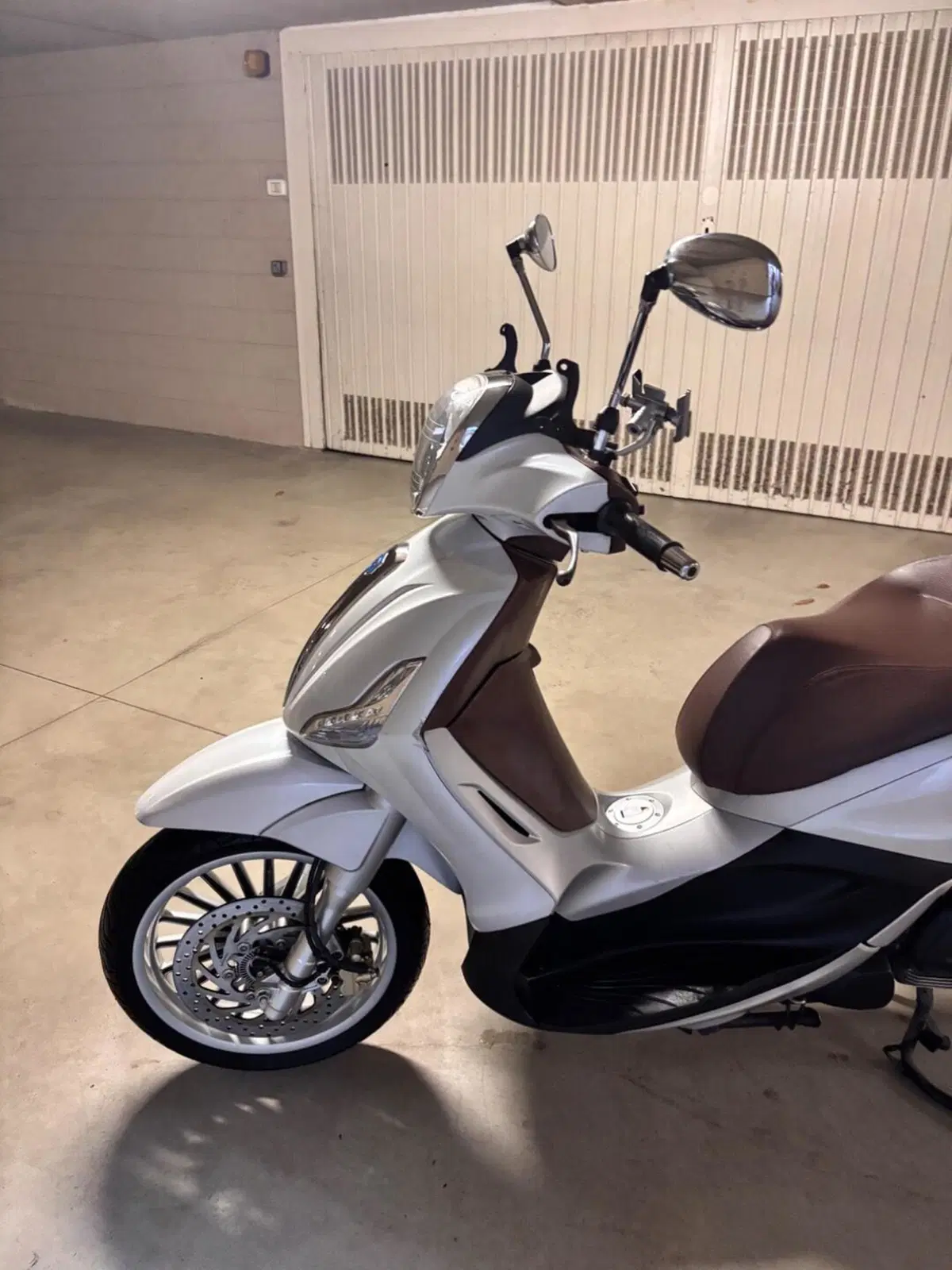 Piaggio Beverly 300 i.e. ABS-ASR (2016 - 20) (4)