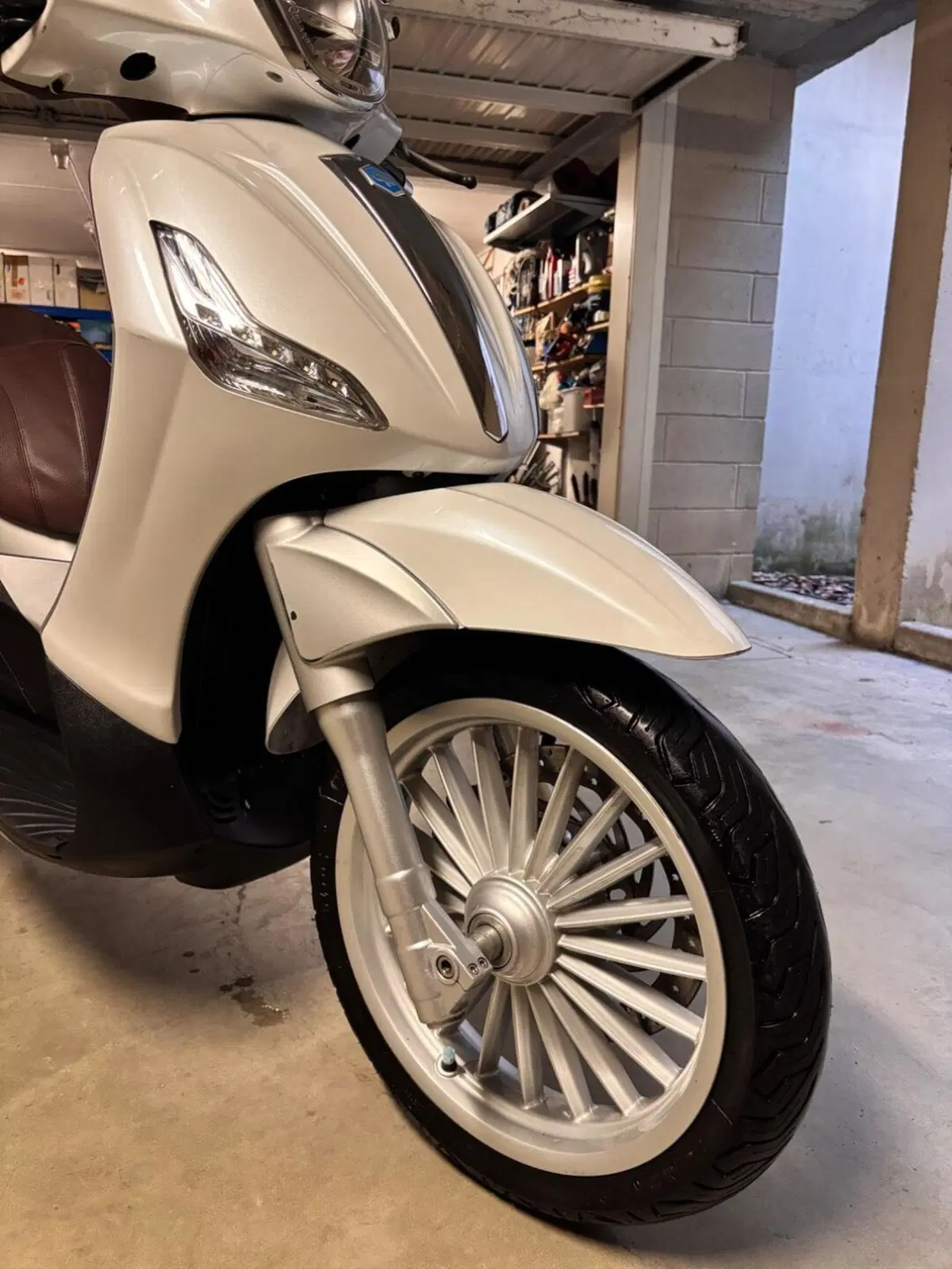Piaggio Beverly 300 i.e. ABS-ASR (2016 - 20) (6)