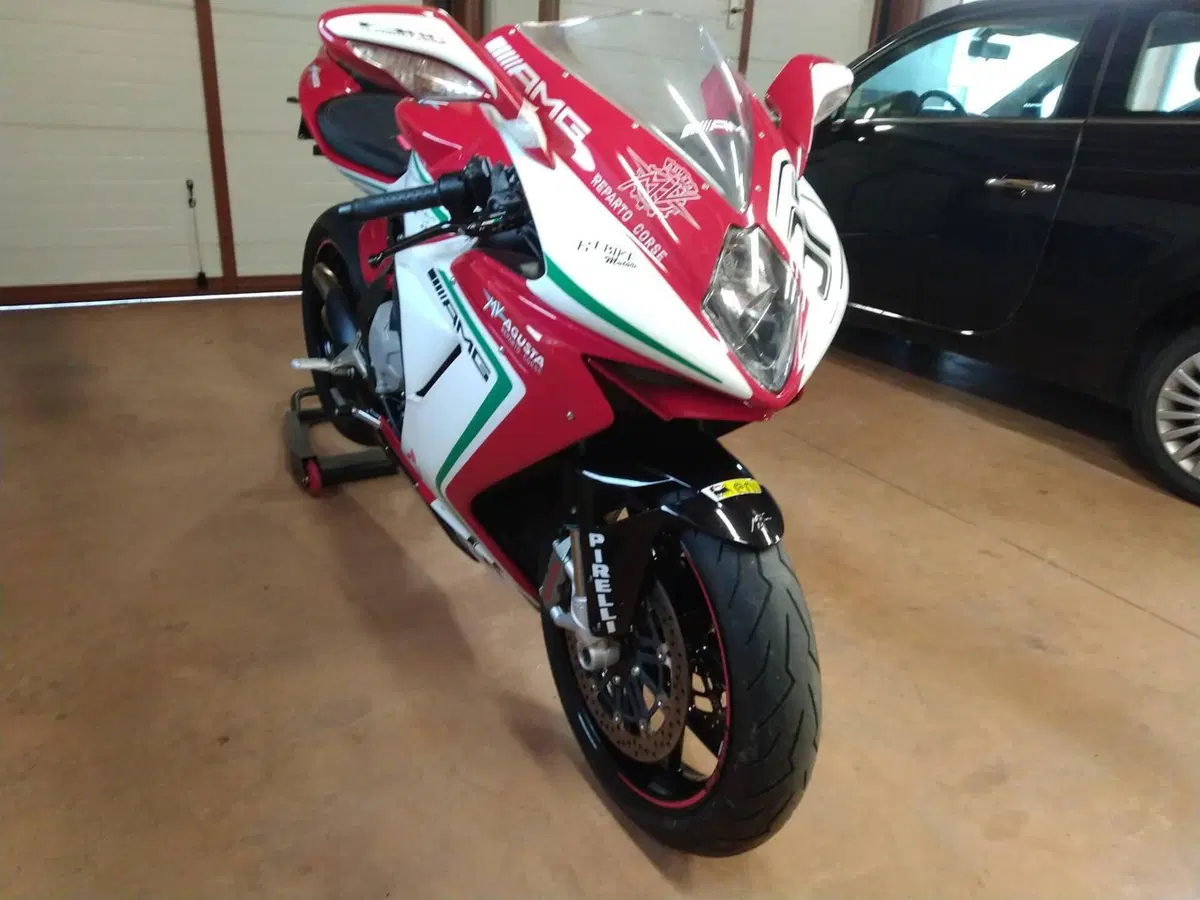 MV Agusta F3 800 RC (2015 - 17) (2)