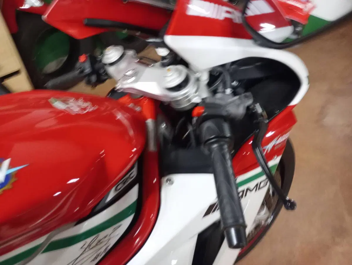 MV Agusta F3 800 RC (2015 - 17) (6)