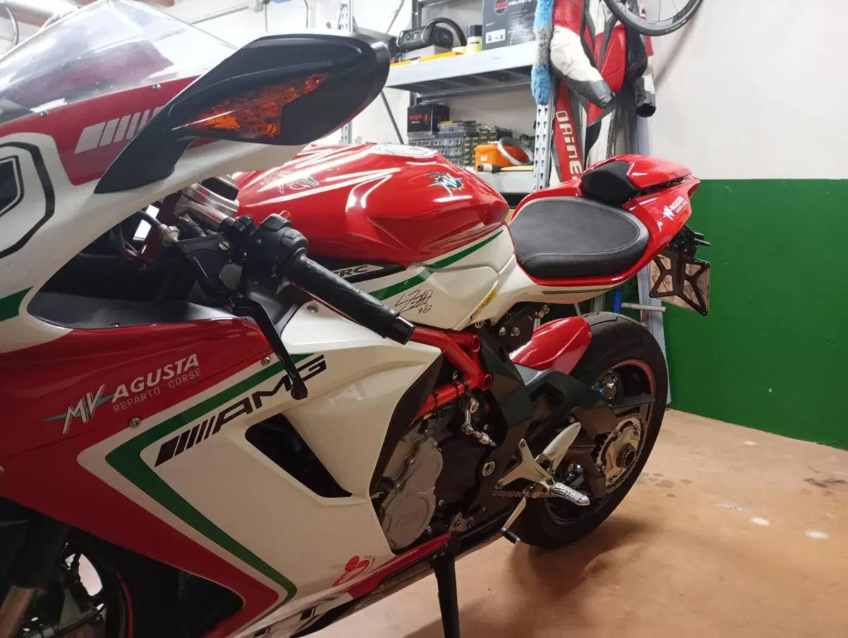 MV Agusta F3 800 RC (2015 - 17) (10)