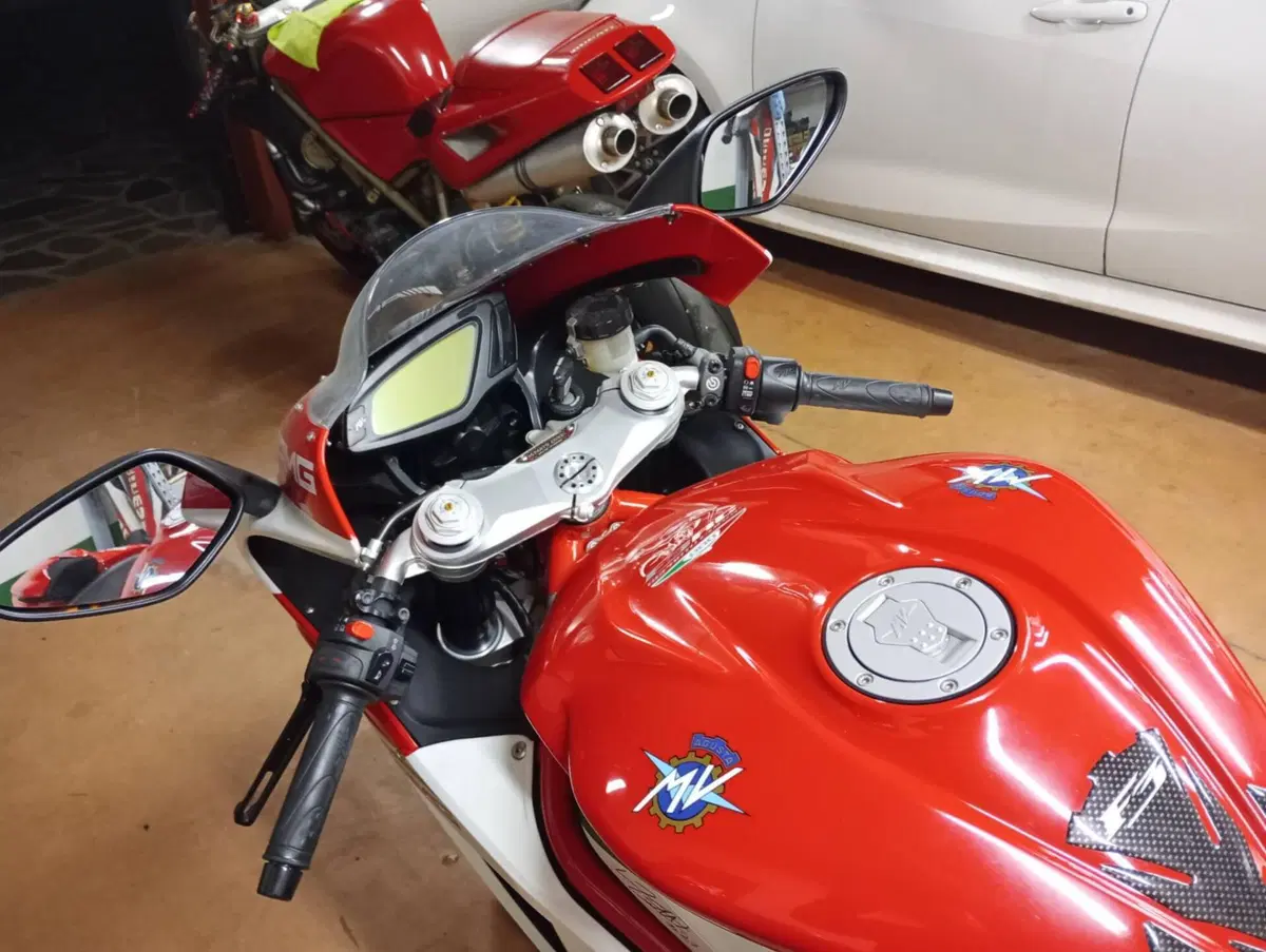 MV Agusta F3 800 RC (2015 - 17) (11)