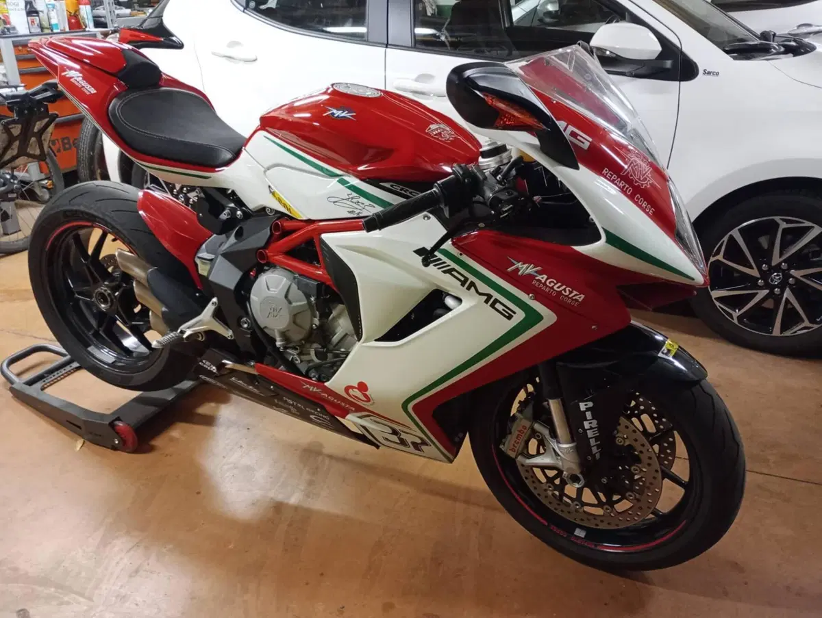 MV Agusta F3 800 RC (2015 - 17) (14)