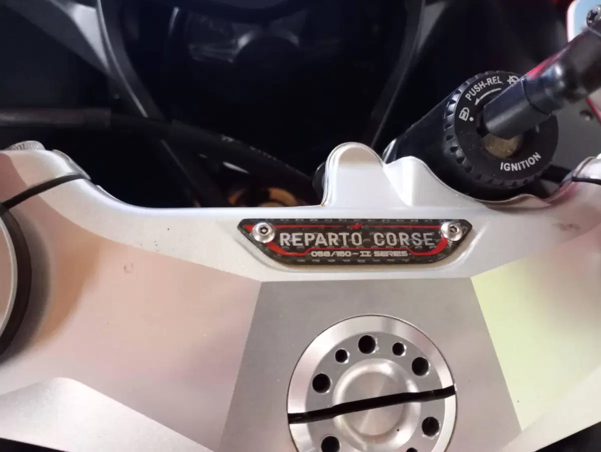 MV Agusta F3 800 RC (2015 - 17) (15)