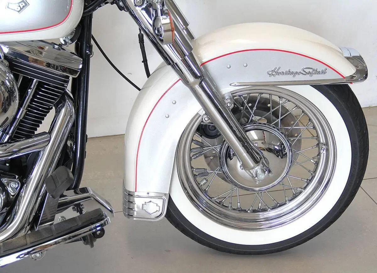 Harley-Davidson 1340 Heritage Classic (1984 - 98) - FLSTC (2)